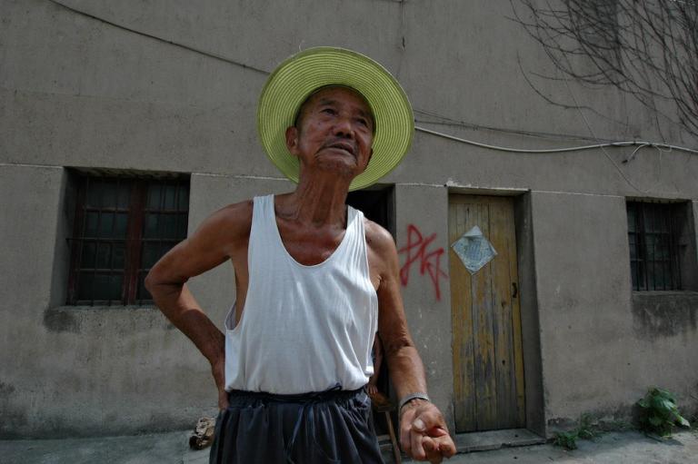 Rural residents in Jiangsu, China opposed eviction due to the construction of the solar manufacturing cluster, May 2014, photo by Jia Ching Chen.